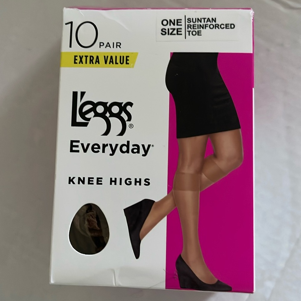 Leggs Everyday Knee Highs Box of 8 pairs/Suntan/Reinforced Toe